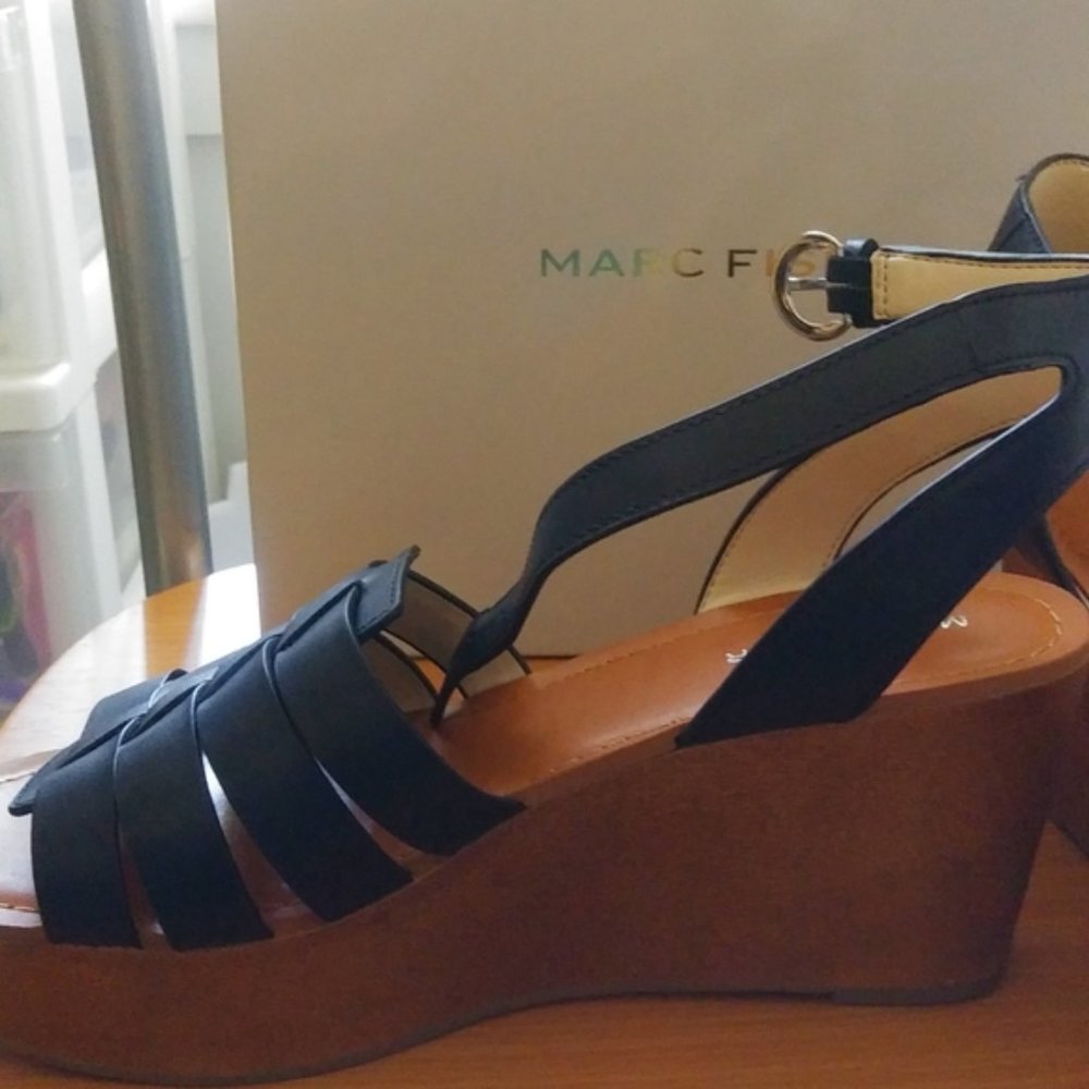 NIB Marc Fisher Leather Pastya Wedge Sandal, sz 10
